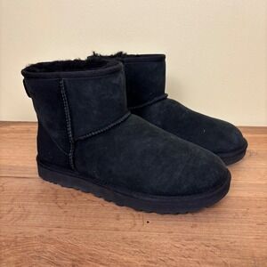 UGG Classic Mini II Ankle Boot In Black Women Size 8 Suede Winter Casual Comfort